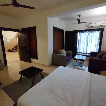 Aakritii Hotels Гургаон Екстериор снимка