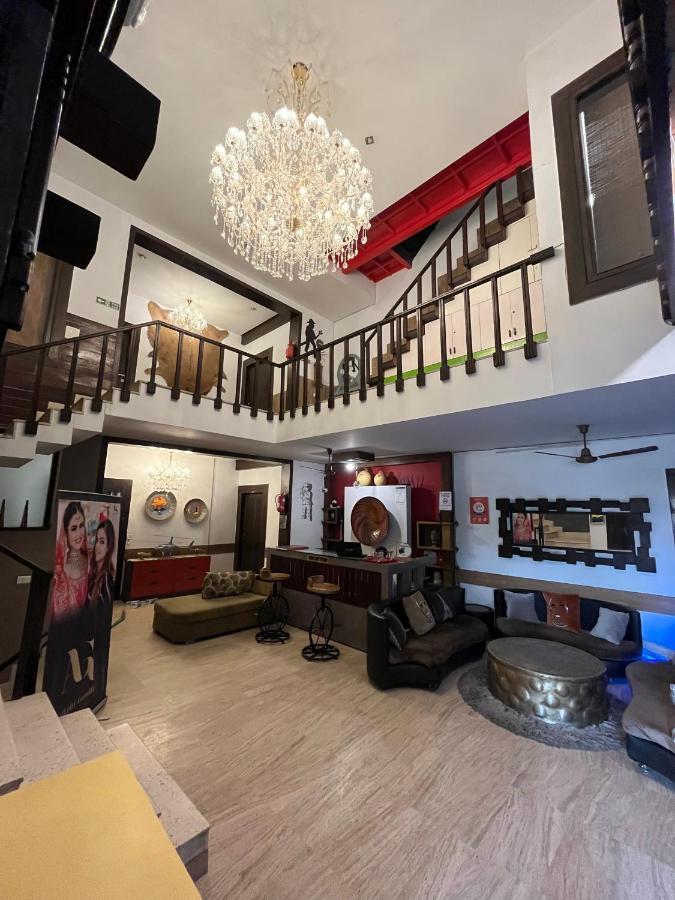 Aakritii Hotels Гургаон Екстериор снимка