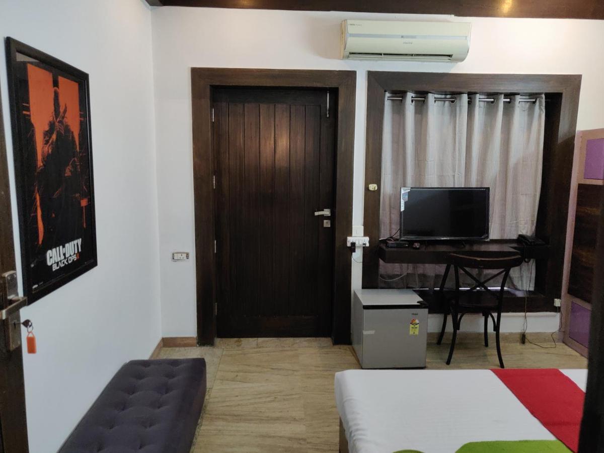 Aakritii Hotels Гургаон Екстериор снимка