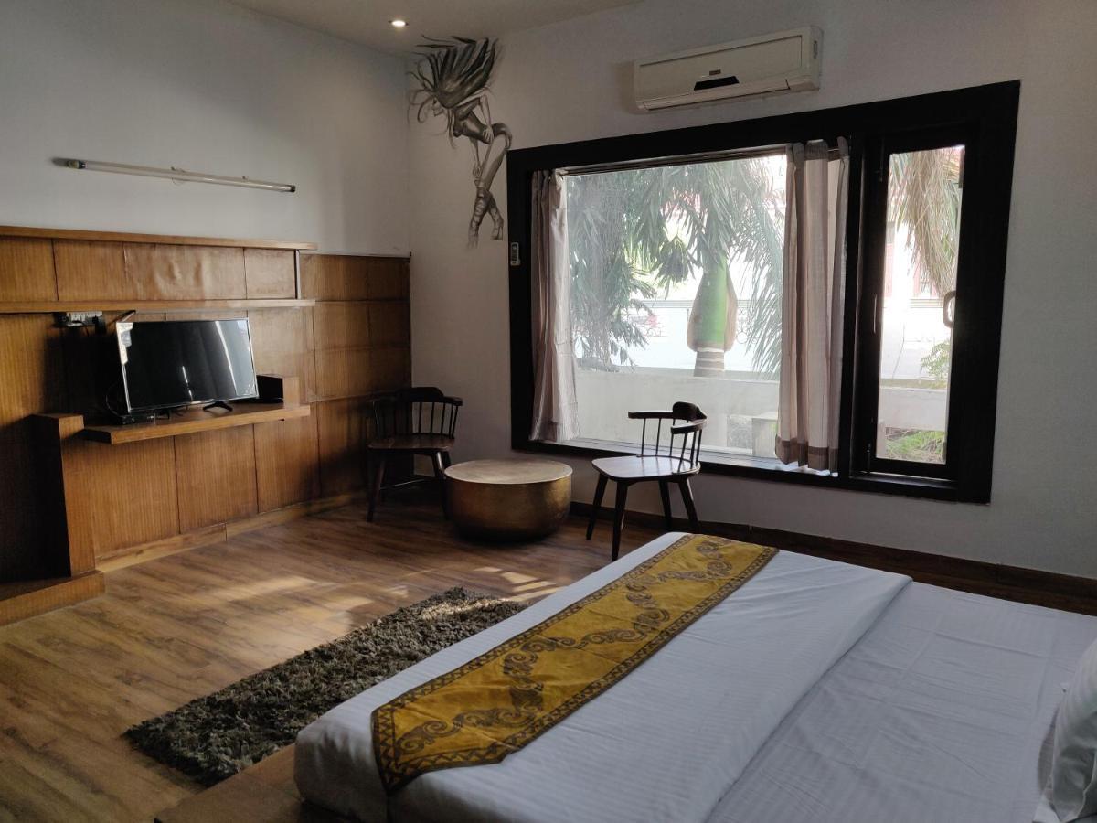 Aakritii Hotels Гургаон Екстериор снимка