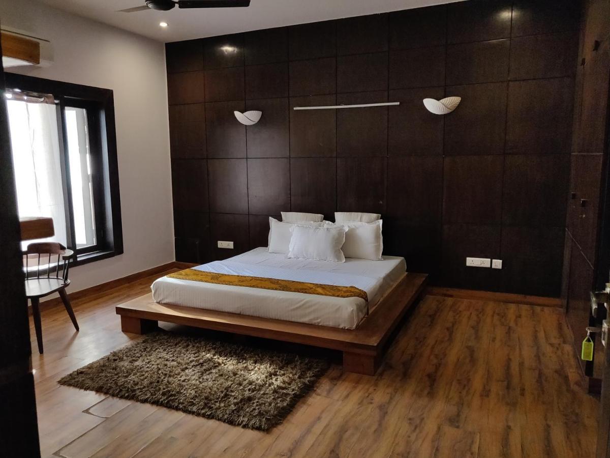 Aakritii Hotels Гургаон Екстериор снимка